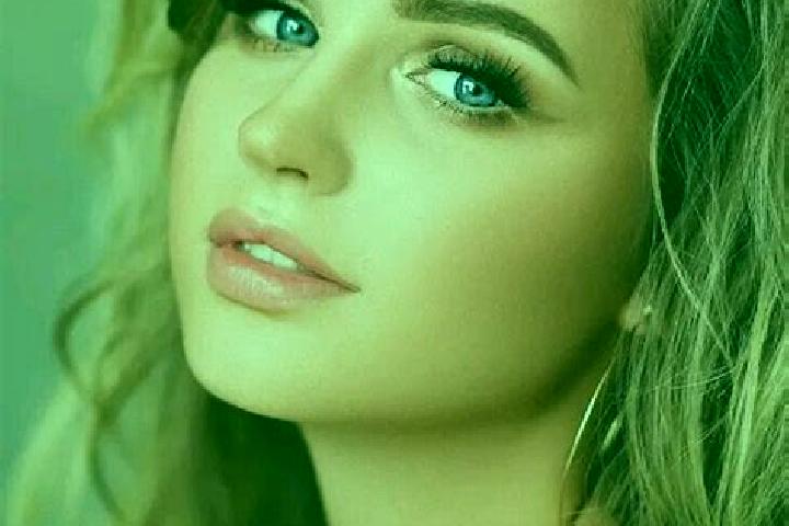 Eva, 37, a dark blonde blue-eyed mediterranean companion based in Nizhniy Lomov. Offering Party Girl, Travel Companion, OWO, Roleplay, Prostate Massage. Avai...
