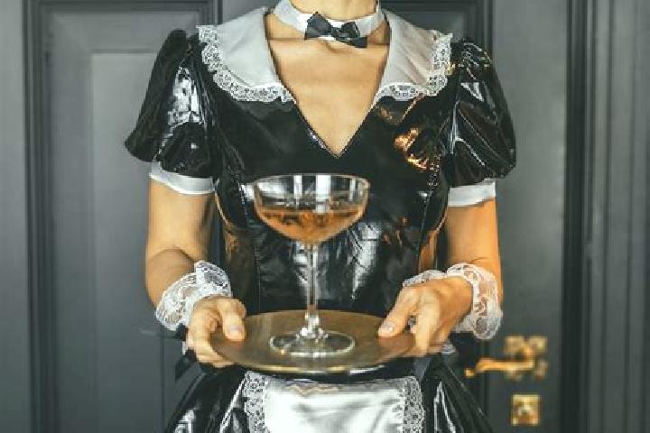 Eva, 39, a brunette grey-eyed asian companion based in Wardle. Offering Duos, Striptease, BDSM. Available for incall and outcall, overnight bookings available.