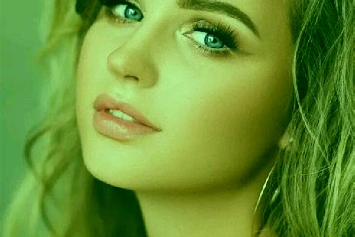 Eva, 39, a dark blonde blue-eyed mediterranean companion based in Pareci Novo. Offering Overnight, 69, Fetish, Party Girl, Erotic Massage. Available for inca...