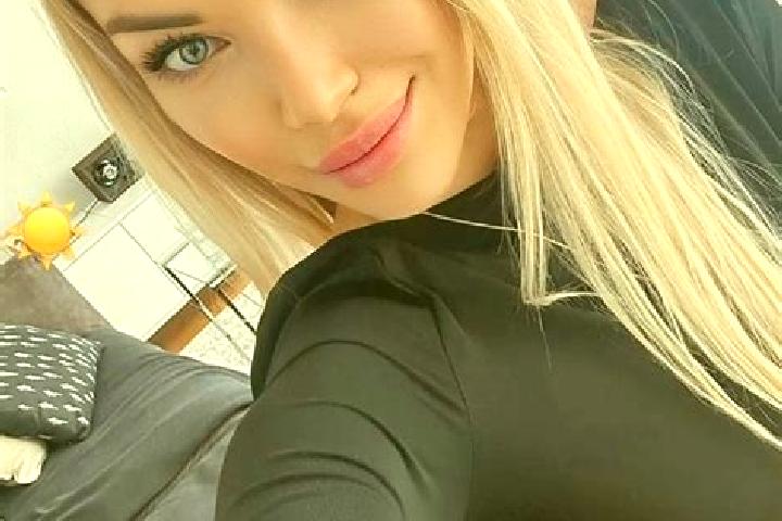 Eva, 39 — Escort in Hostka, Czech Republic