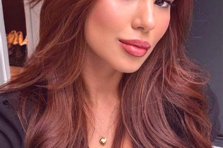 Evelyn, 20, a chestnut dark-eyed latina companion based in Hablah. Offering Domination, CIM. Available for incall and outcall, day and evening dates.