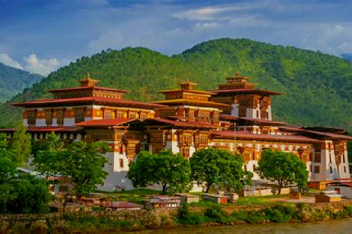 Evelyn, 20 — Escort in Punakha, Bhutan