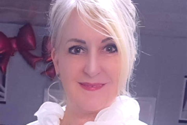 Evelyn, 20 — Escort in Rozsaszentmarton, Hungary