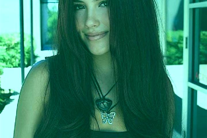 Evelyn, 21, a auburn dark-eyed caucasian companion based in La Plaza. Offering Couples, 69, Domination, Duos. Available for incall and outcall, overnight boo...