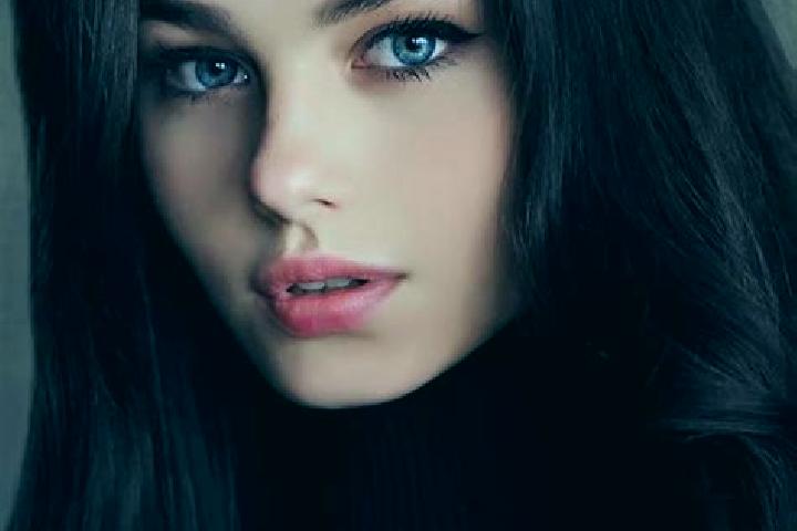 Evelyn, 21, a black amber-eyed slavic companion based in Vilarnaz. Offering Party Girl, CIM, Overnight, Roleplay. Available for incall and outcall, day and e...