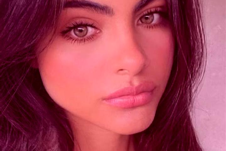 Evelyn, 21, a brunette green-eyed indian companion based in Yzeure. Offering Erotic Massage, CIM, Travel Companion, A-Level, Massage. Available for incall an...