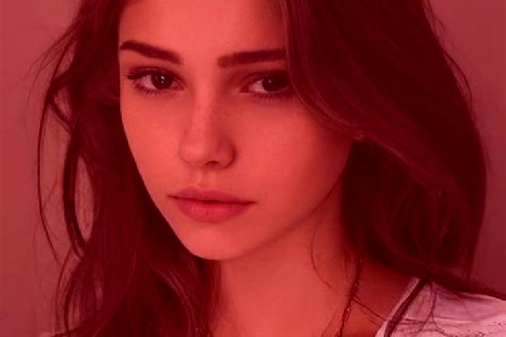 Evelyn, 21, a chestnut grey-eyed slavic companion based in Damaslawek. Offering Overnight, Massage, Tantra, Domination, Deep French Kissing. Available for in...