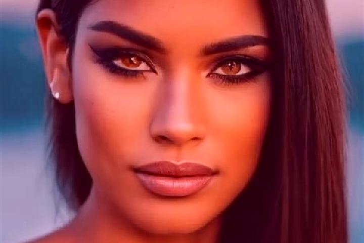 Evelyn, 21, a dark blonde hazel-eyed latina companion based in Filipstad. Offering Party Girl, Dinner Date, Tantra, Striptease. Available for incall and outc...