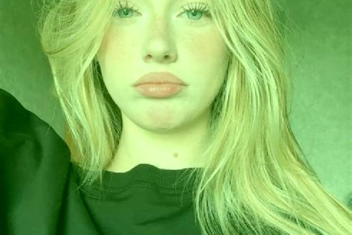 Evelyn, 21 — Escort in Byelaazyorsk, Belarus