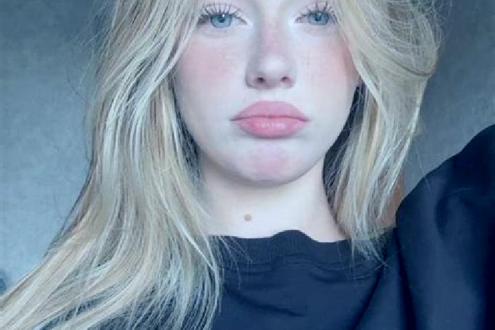 Evelyn, 21 — Escort in Gavrilovka, Russia