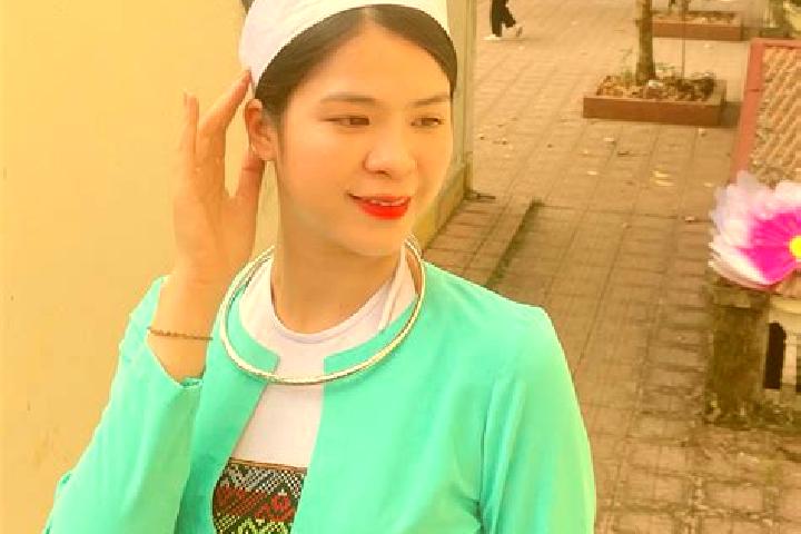 Evelyn, 21 — Escort in Muong Chien, Vietnam