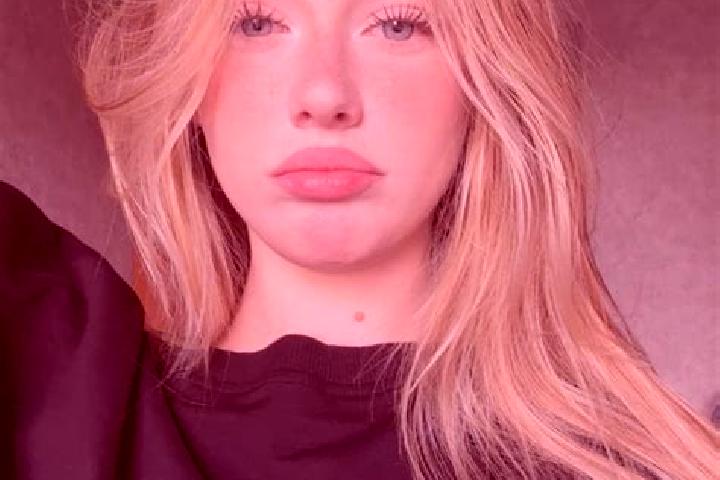 Evelyn, 21 — Escort in Proaspeti, Romania