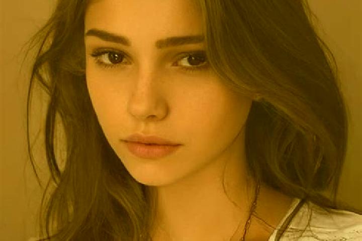 Evelyn, 22, a chestnut amber-eyed slavic companion based in Palaiostani. Offering OWO, Dinner Date, Party Girl. Available for incall and outcall, overnight b...