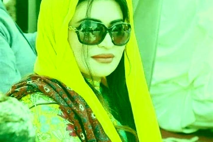 Evelyn, 22 — Escort in Mirpur Sakro, Pakistan