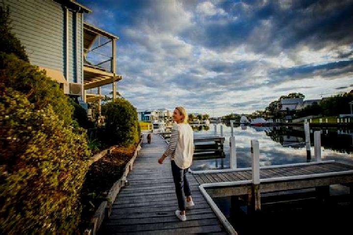 Evelyn, 22 — Escort in Paynesville, United States