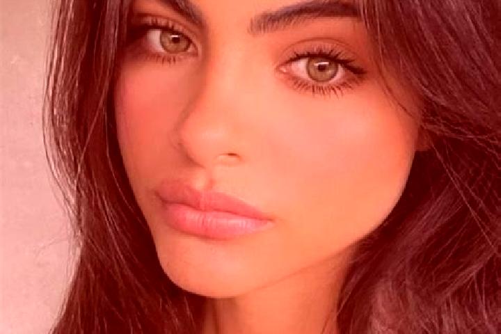 Evelyn, 23, a brunette dark-eyed latina companion based in Enquin-les-Mines. Offering Deep French Kissing, Duos, Roleplay, CIM, Party Girl. Available for inc...