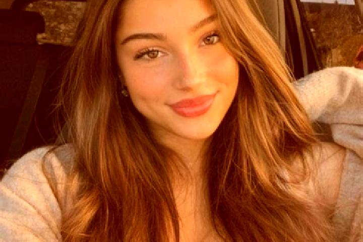 Evelyn, 23, a brunette hazel-eyed latina companion based in Waidhofen an der Thaya. Offering Girlfriend Experience, Roleplay. Available for incall and outcal...