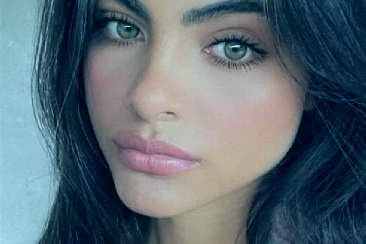 Evelyn, 23, a dark blonde hazel-eyed caucasian companion based in Yaxcaba. Offering BDSM, OWO, A-Level, Travel Companion, Couples. Available for incall and o...