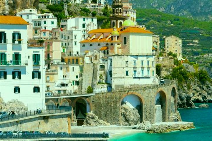 Evelyn, 23 — Escort in Collebrincioni, Italy