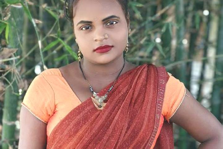 Evelyn, 23 — Escort in Hisua, India