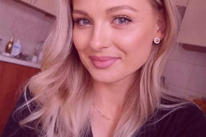 Evelyn, 23 — Escort in Vozdovac, Serbia