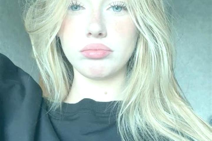 Evelyn, 23 — Escort in Wawolnica, Poland