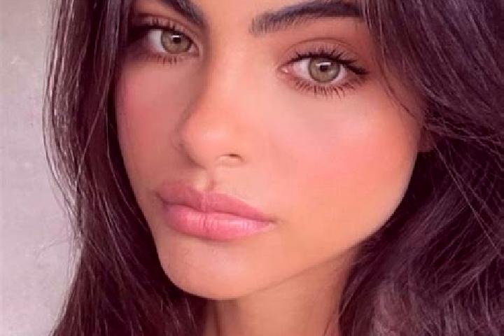 Evelyn, 24, a black green-eyed caucasian companion based in Venta de Ocotillos. Offering Travel Companion, Massage, Tantra, Party Girl. Available for incall ...