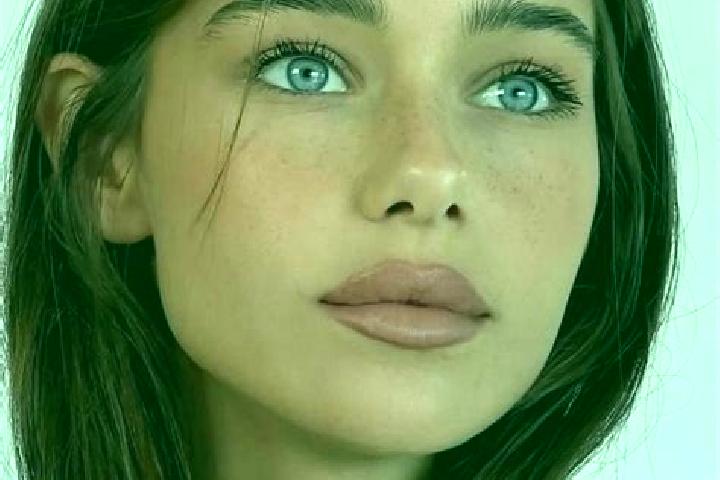 Evelyn, 24, a brunette brown-eyed indian companion based in Vettelschoss. Offering Overnight, OWO, Prostate Massage, Erotic Massage. Available for incall and...