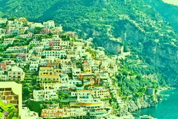 Evelyn, 24 — Escort in Tonnarella, Italy