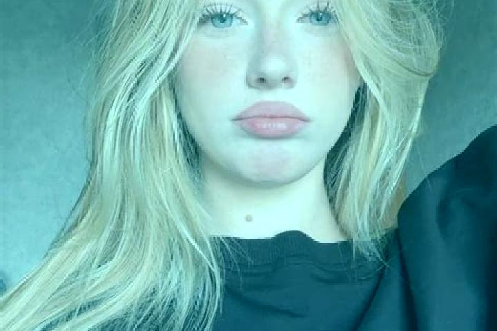 Evelyn, 24 — Escort in Valverdon, Spain