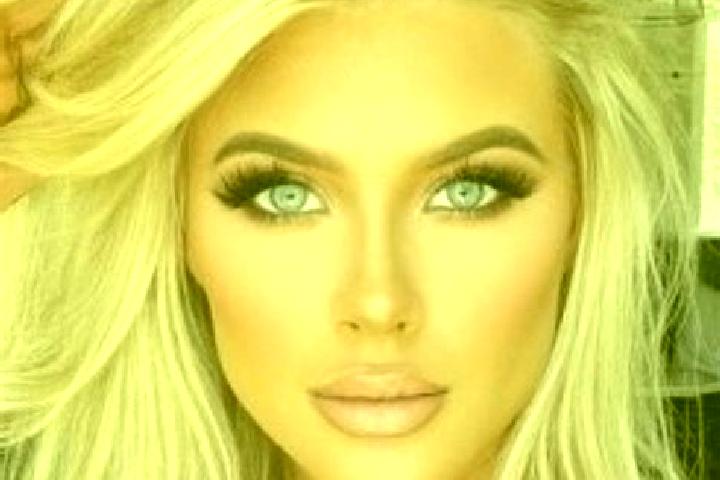 Evelyn, 25, a platinum blonde amber-eyed ebony companion based in Cegledbercel. Offering BDSM, Prostate Massage, Erotic Massage, Dinner Date. Available for i...