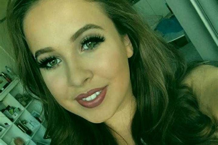 Evelyn, 25, a red grey-eyed european companion based in Argun. Offering Party Girl, Girlfriend Experience, Striptease. Available for incall and outcall, day ...