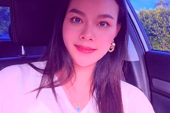Evelyn, 25 — Escort in Ban Tak, Thailand
