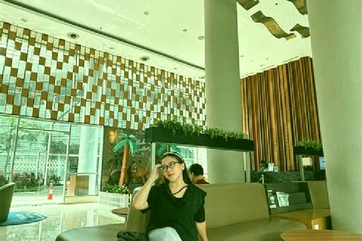 Evelyn, 25 — Escort in Pagedangan, Indonesia