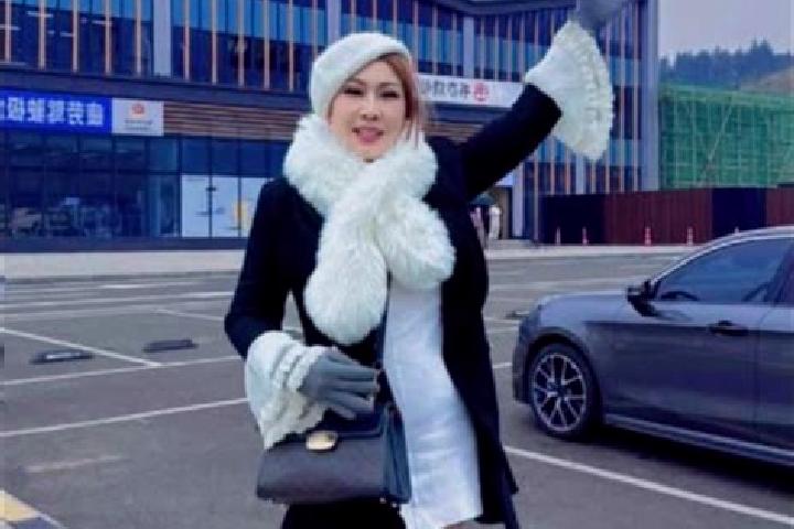 Evelyn, 25 — Escort in Sakaw, Canada
