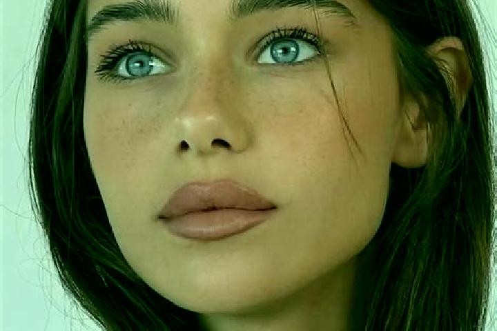 Evelyn, 26, a brunette brown-eyed indian companion based in Sampiran. Offering A-Level, Party Girl, Couples, Deep French Kissing, BDSM. Available for incall ...