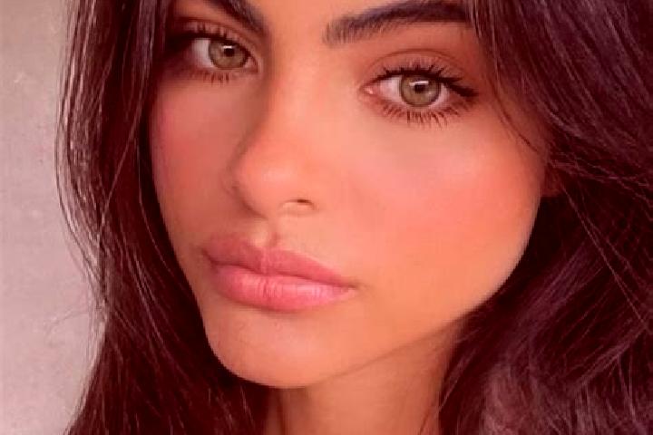 Evelyn, 26, a brunette hazel-eyed european companion based in Jasieniec. Offering Party Girl, Girlfriend Experience, Overnight, Erotic Massage, Tantra. Avail...