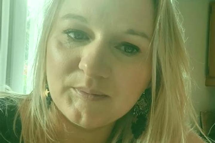 Evelyn, 26 — Escort in Ronssoy, France