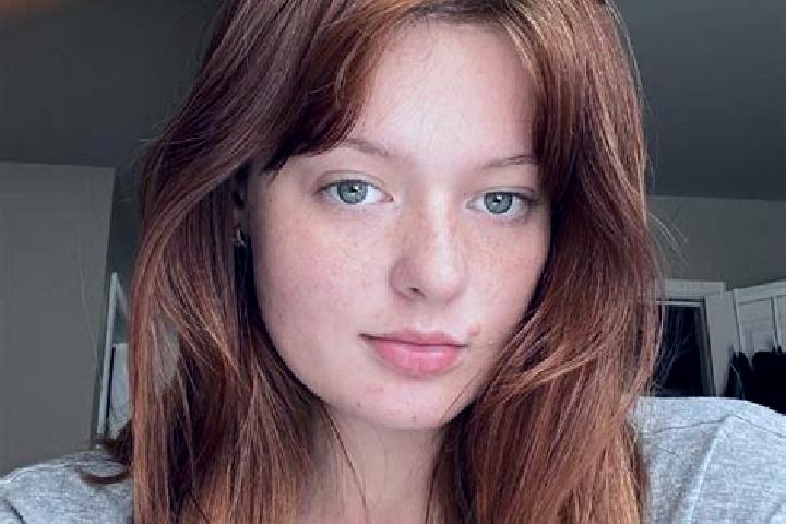 Evelyn, 27, a auburn hazel-eyed mixed companion based in Pluwig. Offering Prostate Massage, Girlfriend Experience. Available for incall and outcall, overnigh...