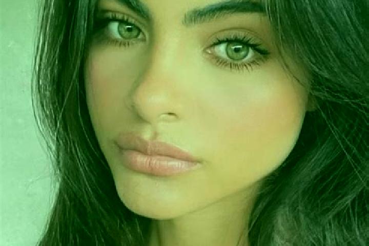 Evelyn, 27, a black green-eyed caucasian companion based in Trezzo sull Adda. Offering 69, Deep French Kissing, Girlfriend Experience. Available for incall a...