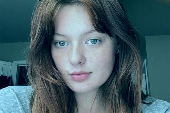 Evelyn, 27, a chestnut grey-eyed mediterranean companion based in Plan de las Hayas. Offering Overnight, Tantra, Prostate Massage. Available for incall and o...