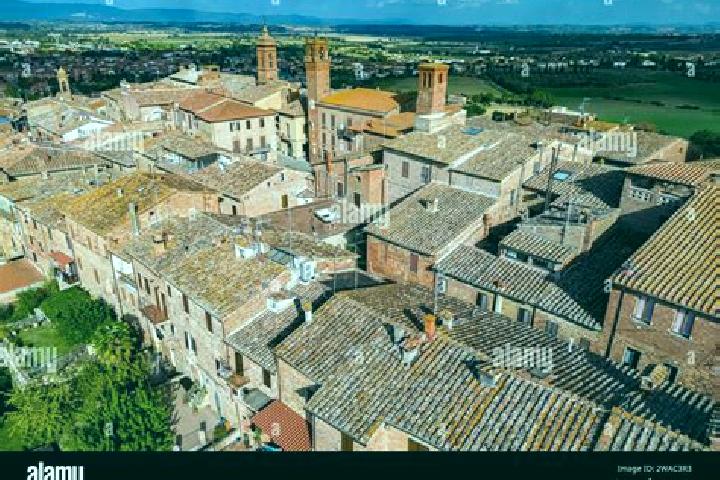 Evelyn, 27 — Escort in Torrita di Siena, Italy