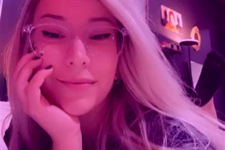 Evelyn, 28, a blonde grey-eyed indian companion based in San Miguel Duenas. Offering Travel Companion, Duos, Roleplay. Available for incall and outcall, day ...