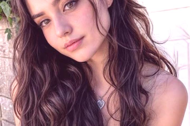 Evelyn, 28, a brunette amber-eyed middle eastern companion based in Cutler. Offering CIM, Girlfriend Experience, Party Girl, A-Level. Available for incall an...