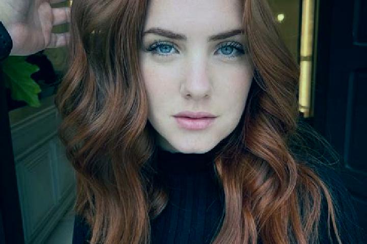 Evelyn, 29, a auburn blue-eyed middle eastern companion based in Alcoceber. Offering Party Girl, OWO, BDSM. Available for incall and outcall, day and evening...