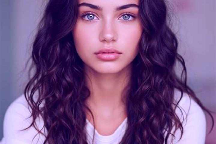 Evelyn, 29, a brunette amber-eyed mediterranean companion based in Tulak. Offering Domination, A-Level. Available for incall and outcall, day and evening dates.