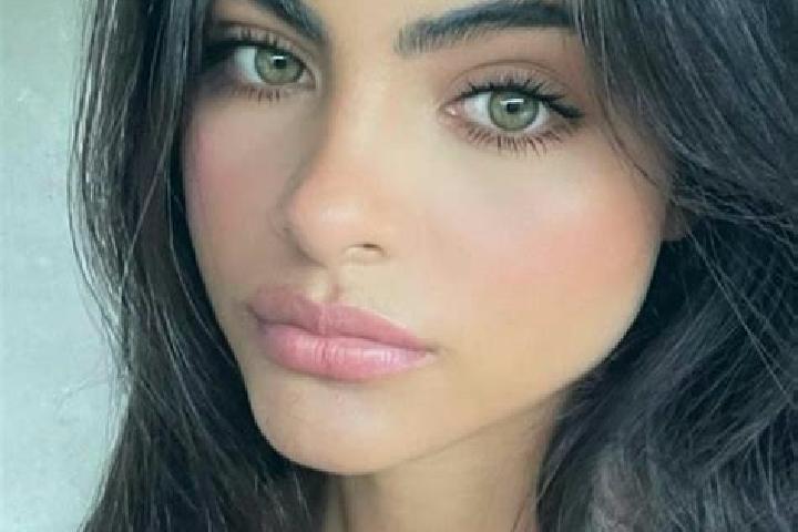 Evelyn, 29, a brunette green-eyed indian companion based in Vignone. Offering Fetish, OWO, A-Level, GFE, Tantra. Available for incall and outcall, day and ev...