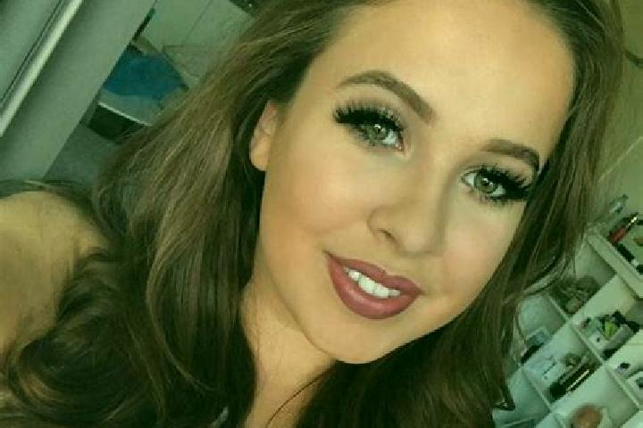 Evelyn, 29, a brunette grey-eyed mixed companion based in Bouenneu. Offering A-Level, 69, Fetish, Striptease. Available for incall and outcall, day and eveni...