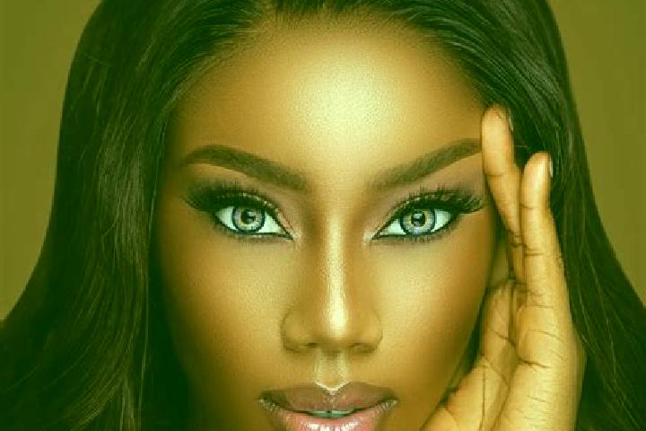 Evelyn, 29, a chestnut blue-eyed ebony companion based in Maranguape. Offering Erotic Massage, Dinner Date, Travel Companion. Available for incall and outcal...