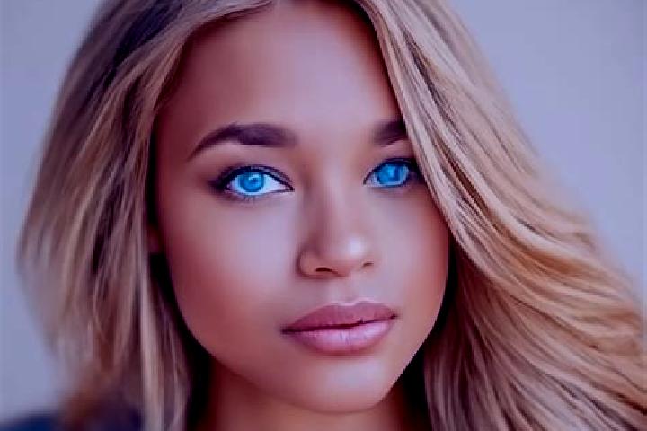 Evelyn, 30, a blonde blue-eyed latina companion based in Zarnow. Offering GFE, OWO, Fetish. Available for incall and outcall, overnight bookings available.